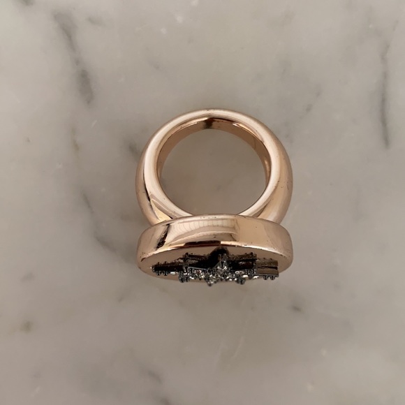 FOREVER 21 Starburst Signet Ring - Picture 2 of 4